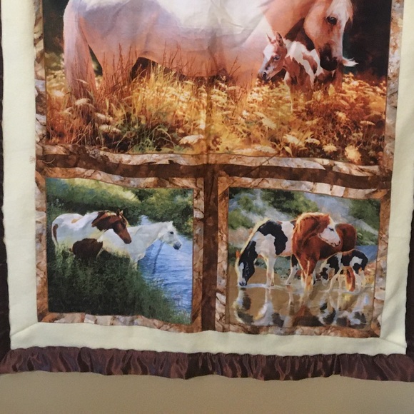 Horse Wall Tapestry/Throw 30x 48 Multipurpose - Picture 7 of 16
